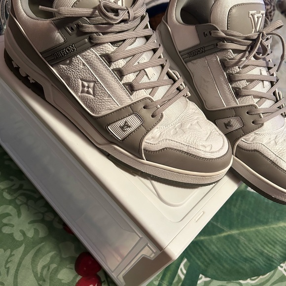 Louis Vuitton Men's Cream and Gray Sneakers - Picture 1 of 3